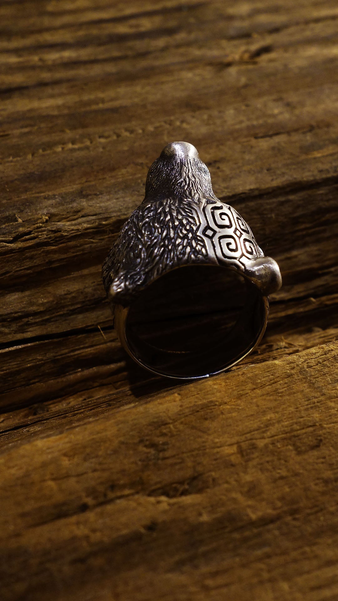 Bear ring with Ainu pattern