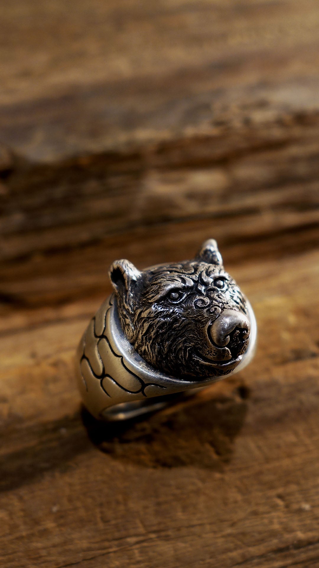Little bear ring with Ainu pattern